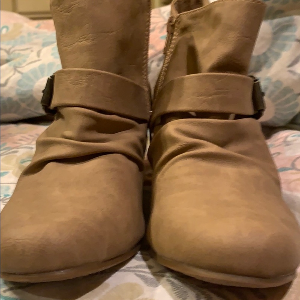 Blowfin zip up boots